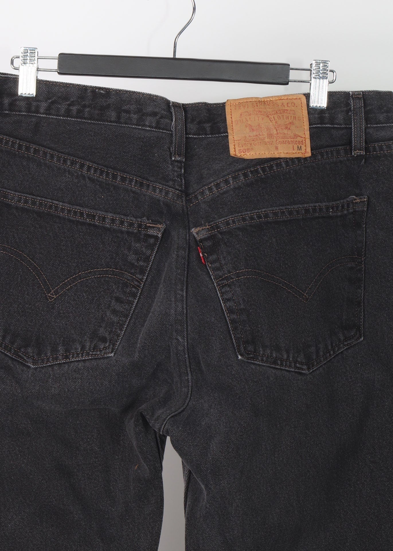 34' 8-10 Aus Black Vintage Levi's Straight Leg Jeans | Cult Bravery