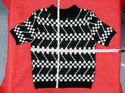 Retro Knit Top / Black and White Geometric / 70s Style / Mod Style / Size S-M